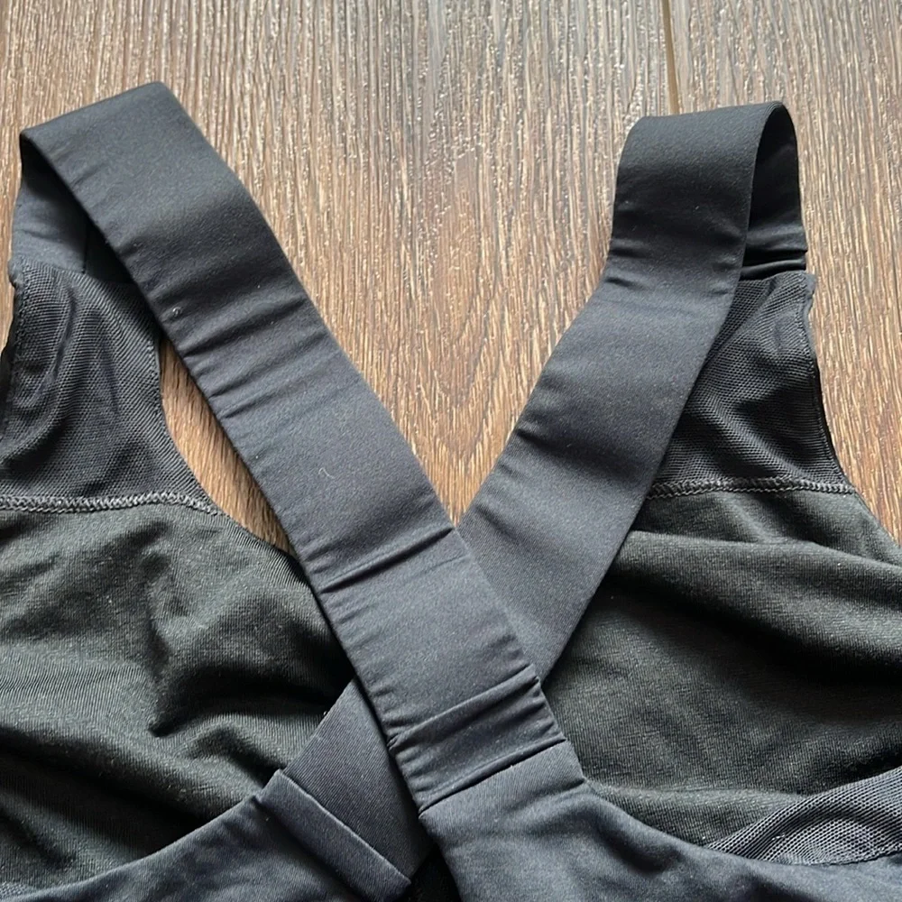 Lululemon sleeveless top 6